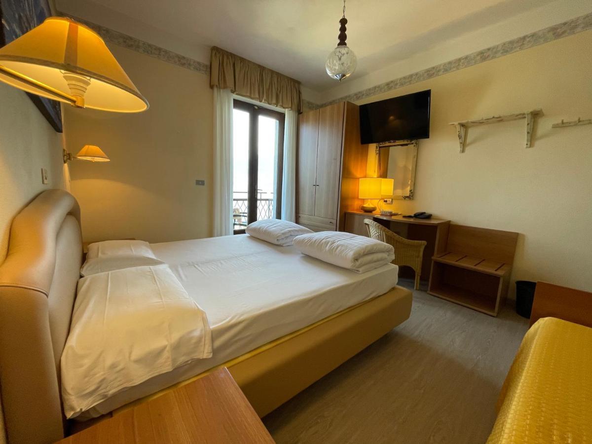 Hotel Rabay Brenzone sul Garda Exterior photo