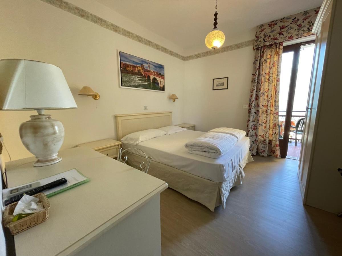 Hotel Rabay Brenzone sul Garda Exterior photo