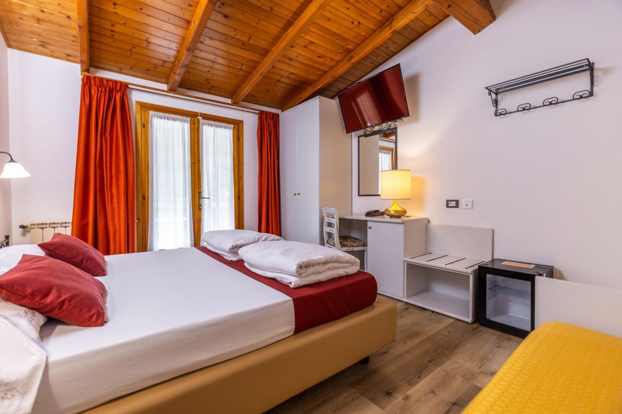 Hotel Rabay Brenzone sul Garda Exterior photo