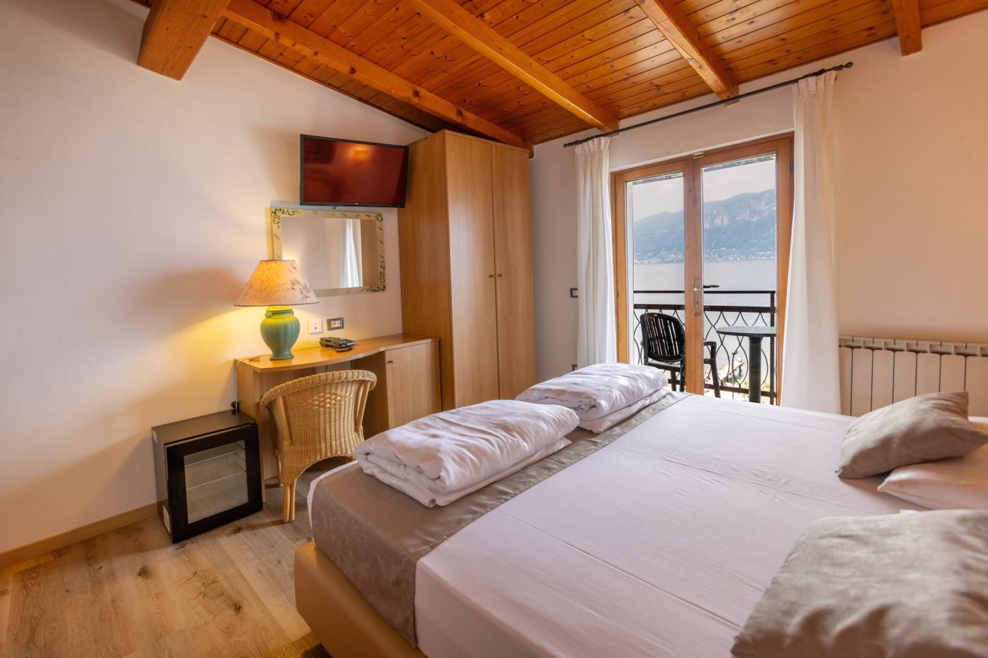 Hotel Rabay Brenzone sul Garda Exterior photo