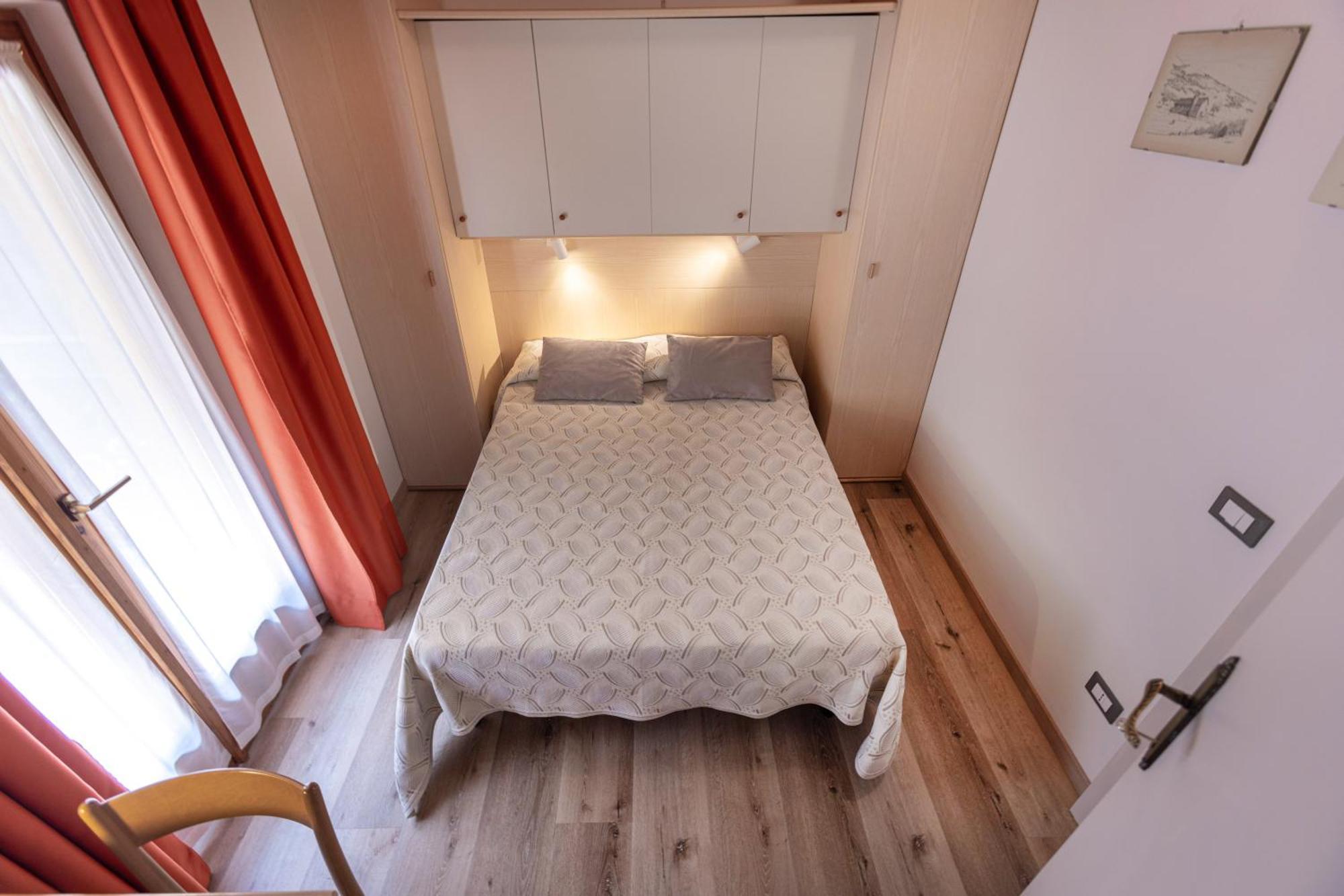 Hotel Rabay Brenzone sul Garda Exterior photo