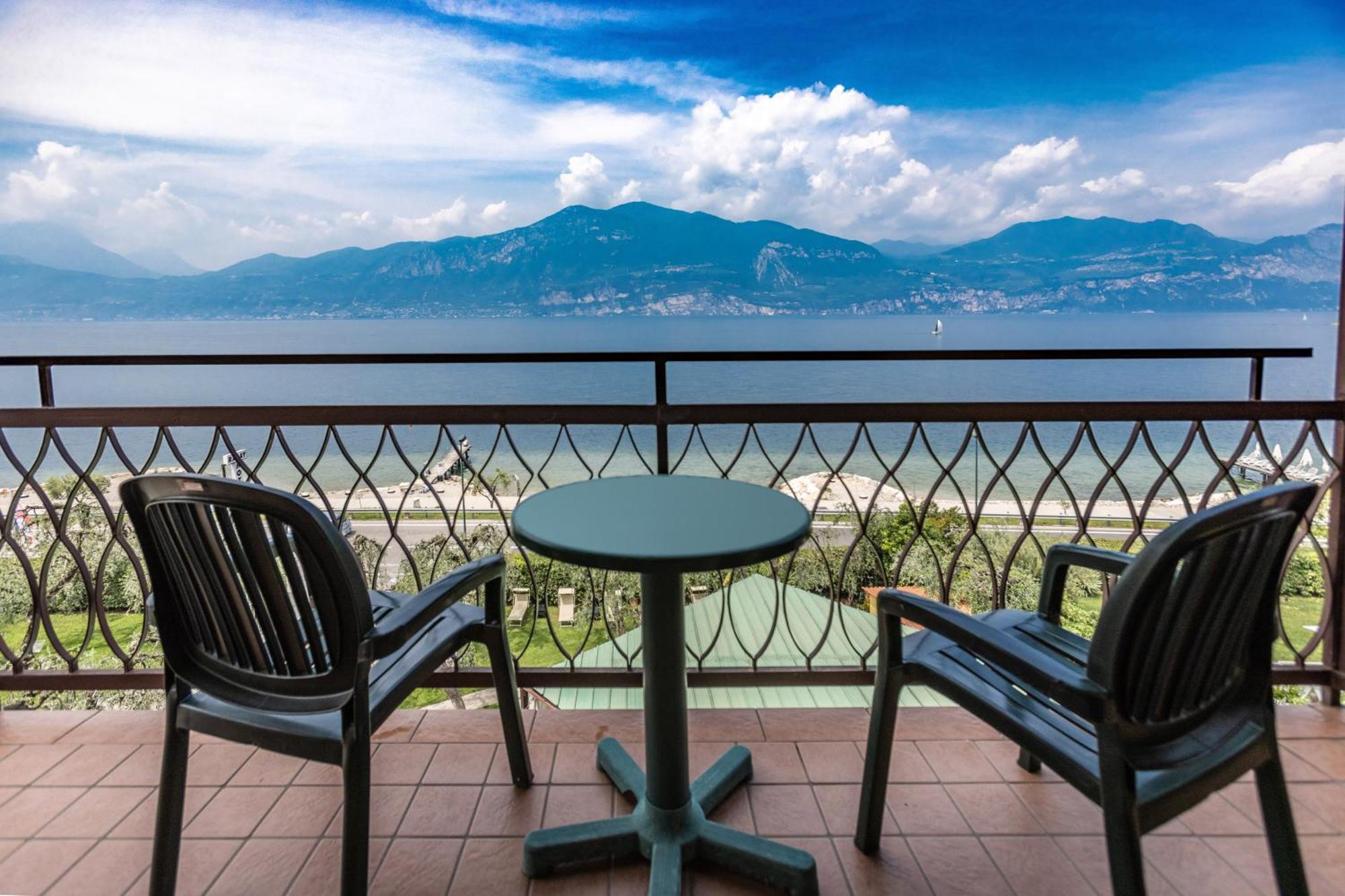 Hotel Rabay Brenzone sul Garda Exterior photo