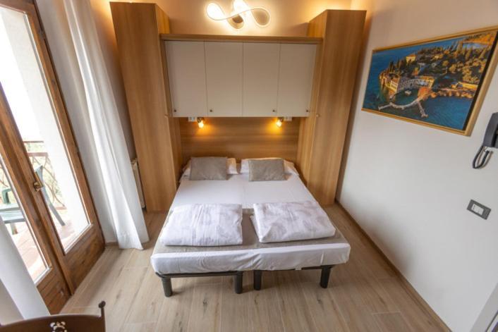 Hotel Rabay Brenzone sul Garda Exterior photo