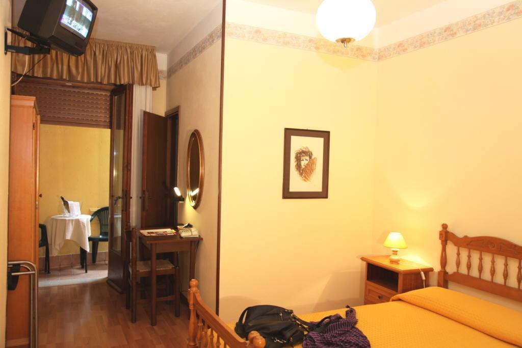 Hotel Rabay Brenzone sul Garda Exterior photo